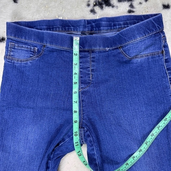 Faded Glory Women’s Medium Wash Elastic Waist Skinny Jeans Size 14 - Picture 4 of 8
